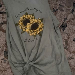 Sunflower tee